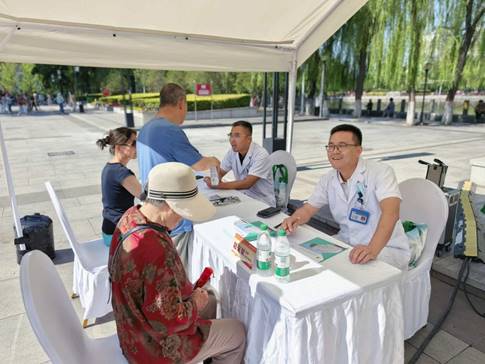医心向党守初心 义诊惠民担使命—色情论坛
党支部开展迎七一中医药普法宣传义诊活动