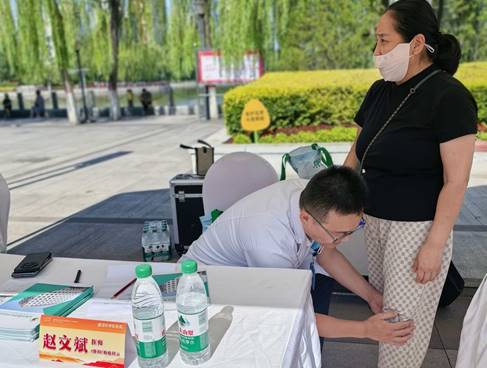 医心向党守初心 义诊惠民担使命—色情论坛
党支部开展迎七一中医药普法宣传义诊活动